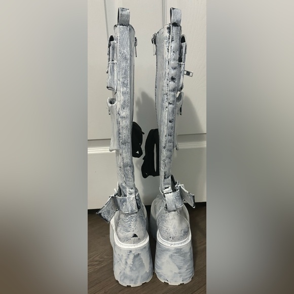 NWOB Dolls Kill / Club Exx Painted Obsidian Pocket Combat Boots - Picture 7 of 9